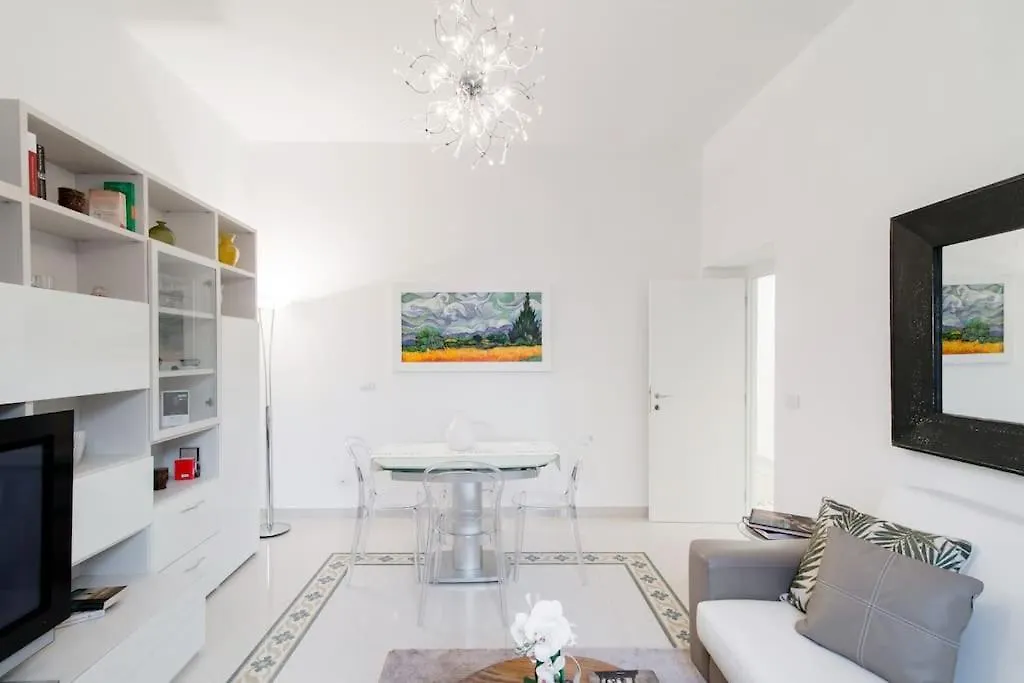 Brightful Boutique Apartment In The Heart Of Trastevere Rome